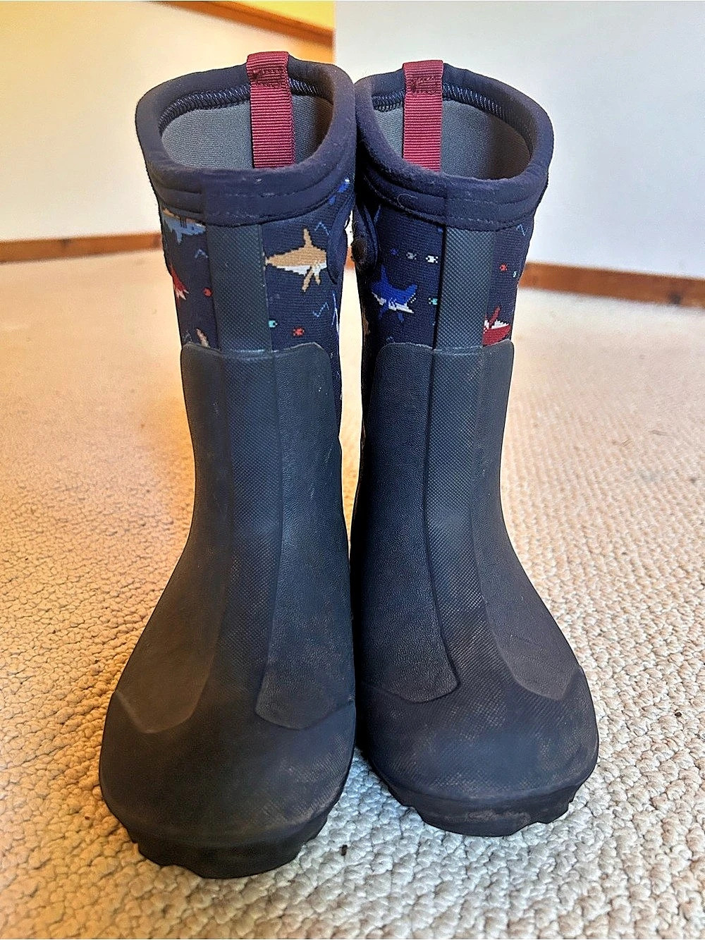 BOGS classic water proof winter boots, worn 3 times, little kids size 11,